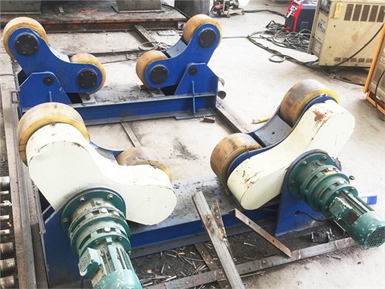 Self-adjusting welding roller frame equipment.jpg