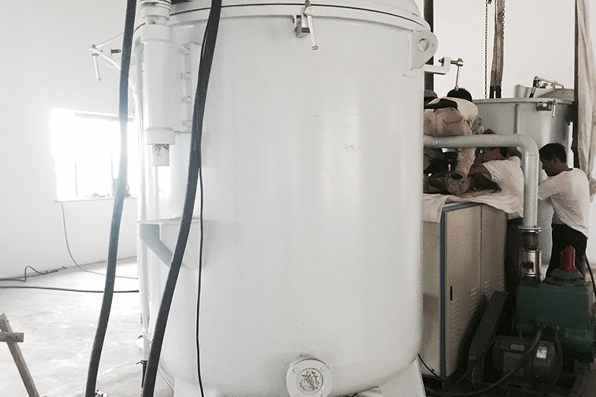 Vertical High-Temperature Graphitization Furnace