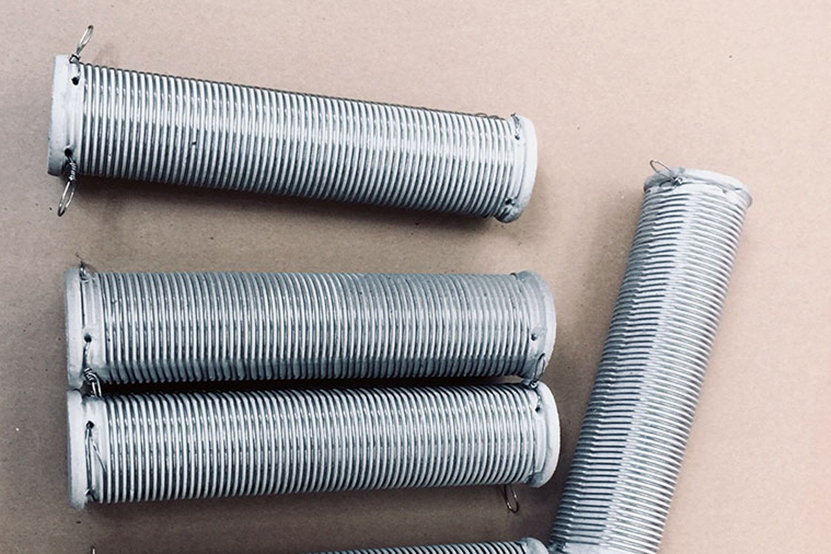 High-Power Non-Inductive Resistor for Medium Frequency Power Sup